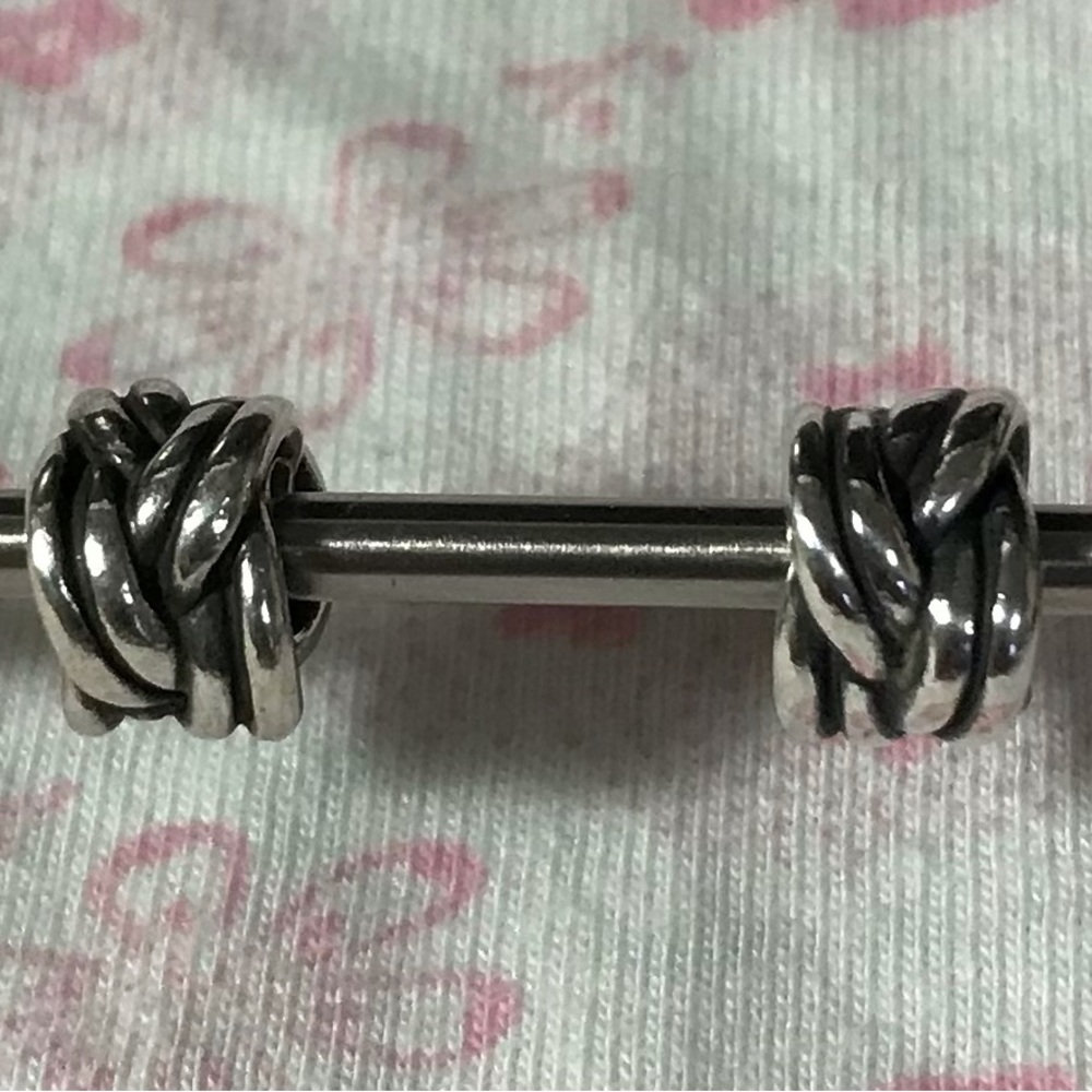 Pandora forget me knot